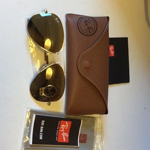 Brand New Ray-Ban aviator sunglasses